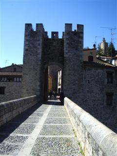 Town entrance to Besalu.