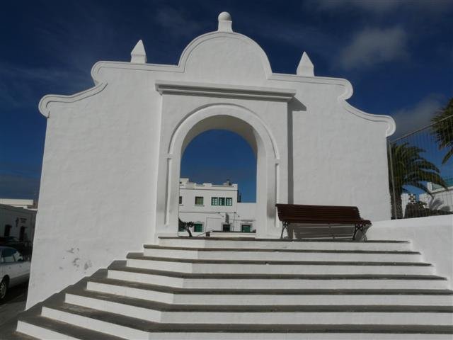 p1070210small.jpg