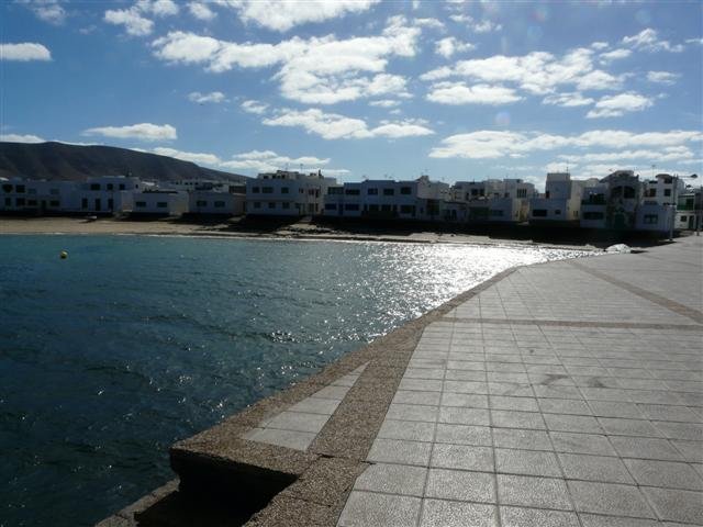 p1070316small.jpg