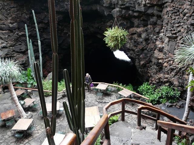 p1060816small.jpg