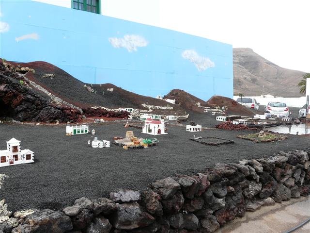 p1060984small.jpg
